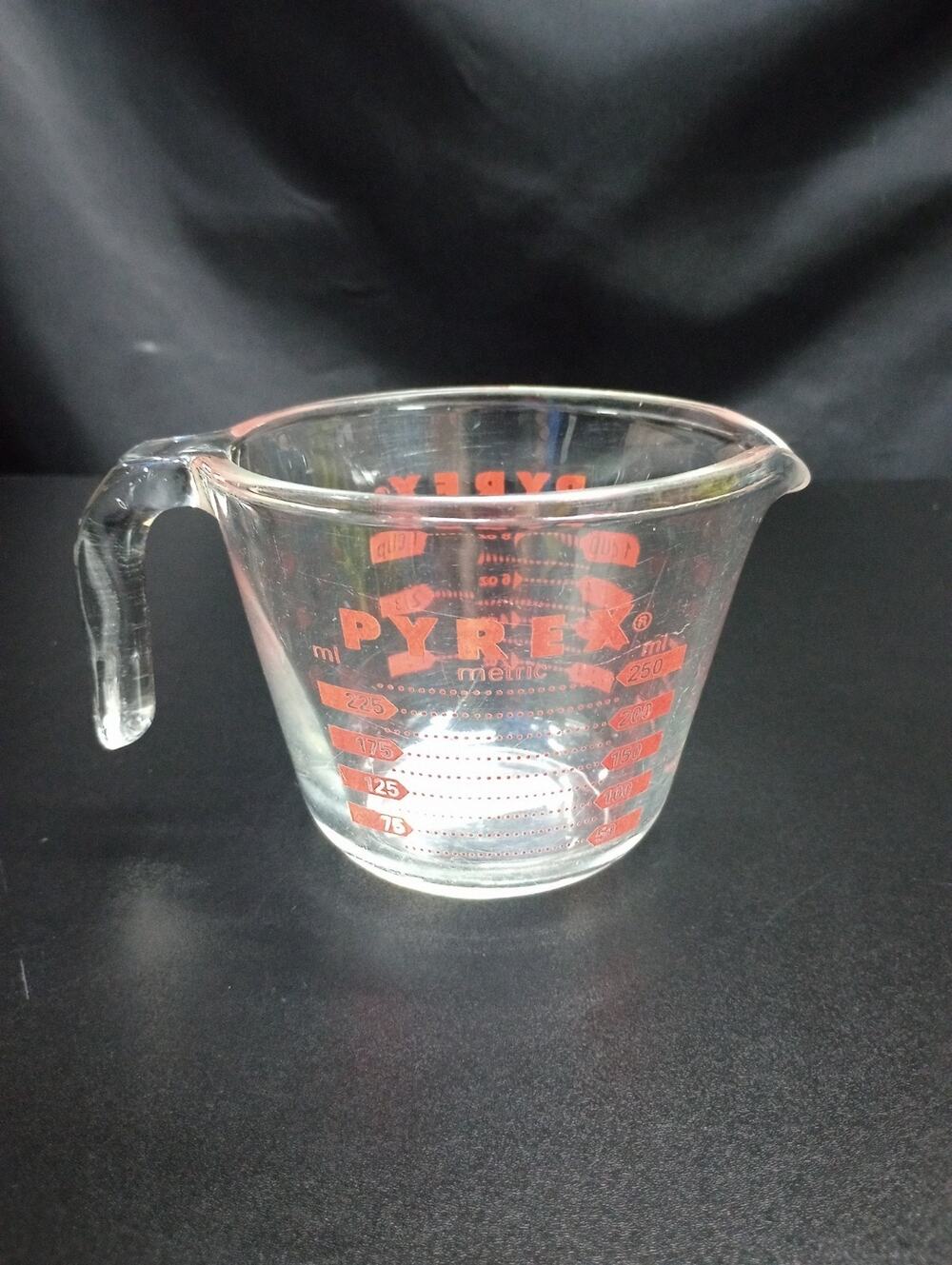 PYREX Vintage Glass Measuring Cup 1 Cup Red Print